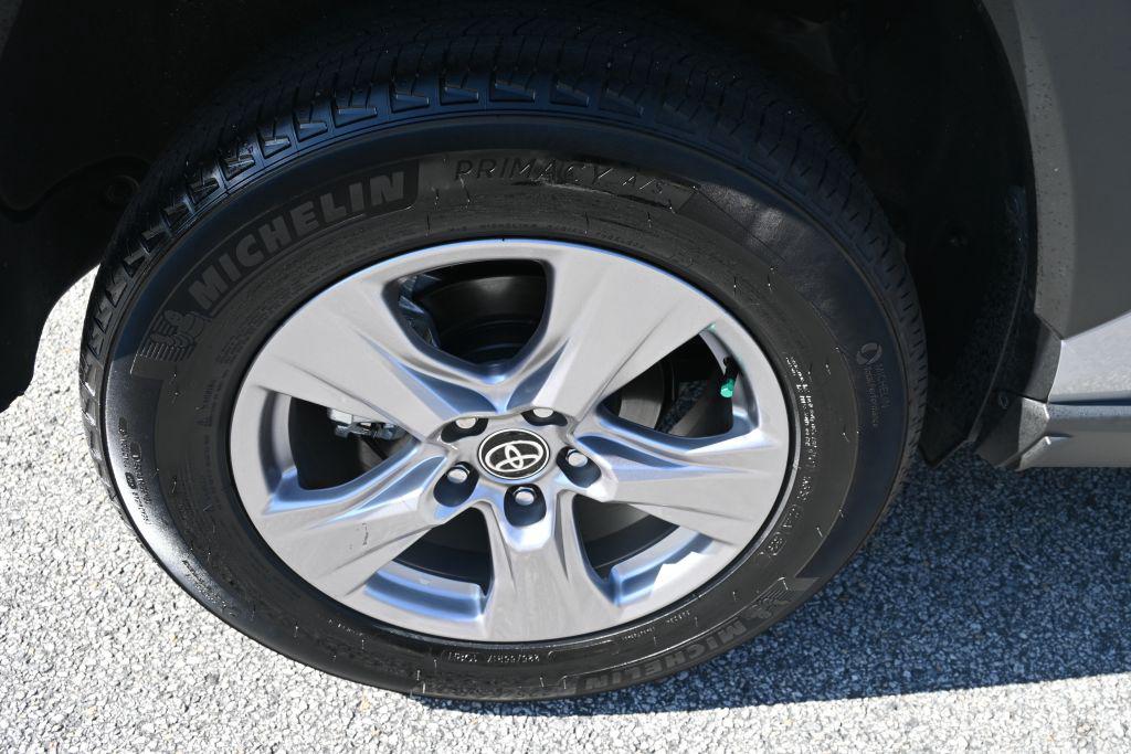 Toyota RAV4 photo 19