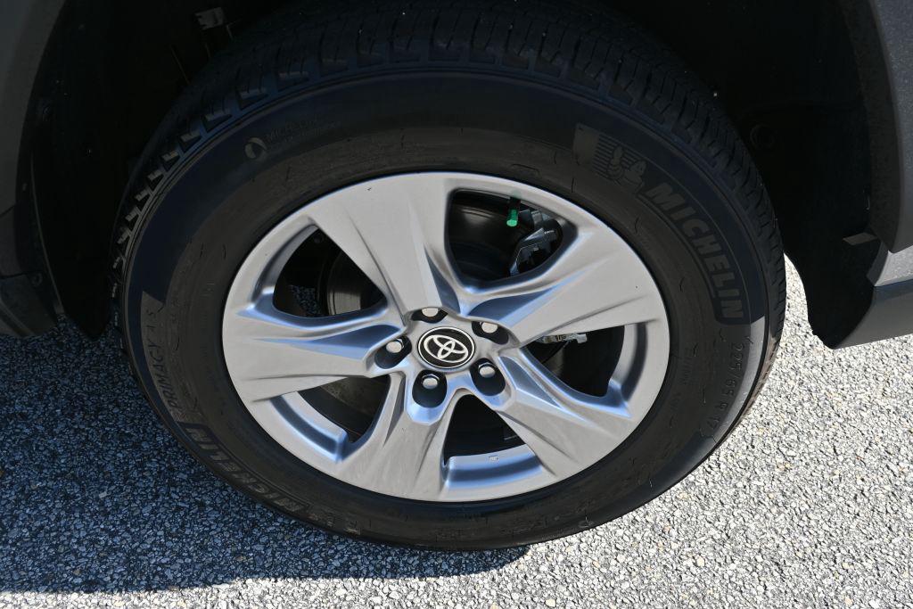 Toyota RAV4 photo 18