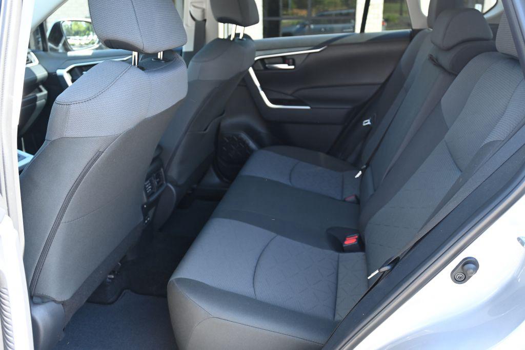 Toyota RAV4 photo 8