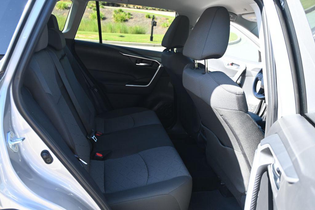Toyota RAV4 photo 10